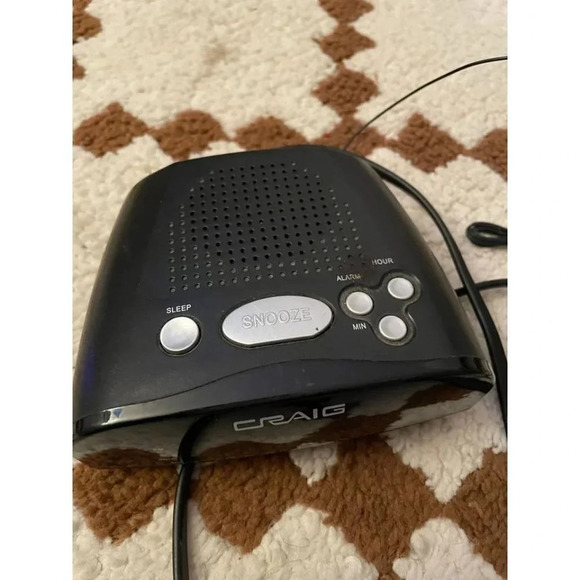 Craig AM/FM Alarm Clock Radio - Picture 2 of 4